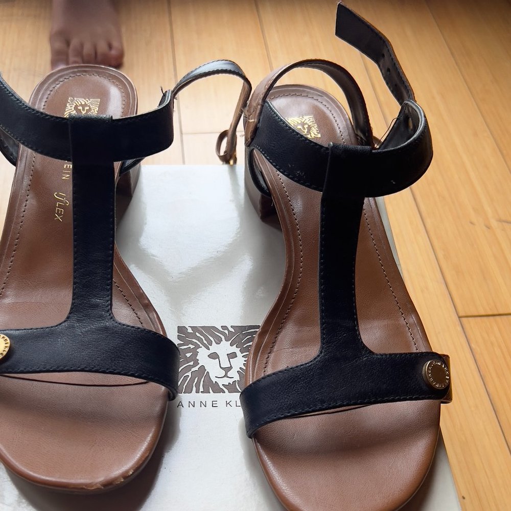 Anne Klein Sandals in Nvy/Brown
